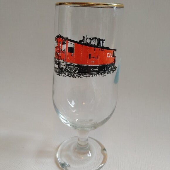 VINTAGE CN RAIL CABOOSE Stemware glass Gold Rimmed With Flaw - Picture 3 of 8
